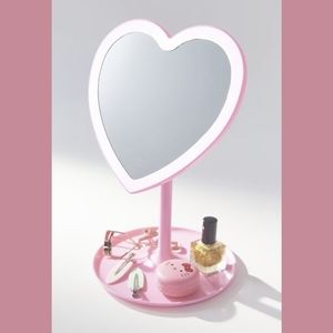 🆕 Heart Shaped LED Vanity Mirror